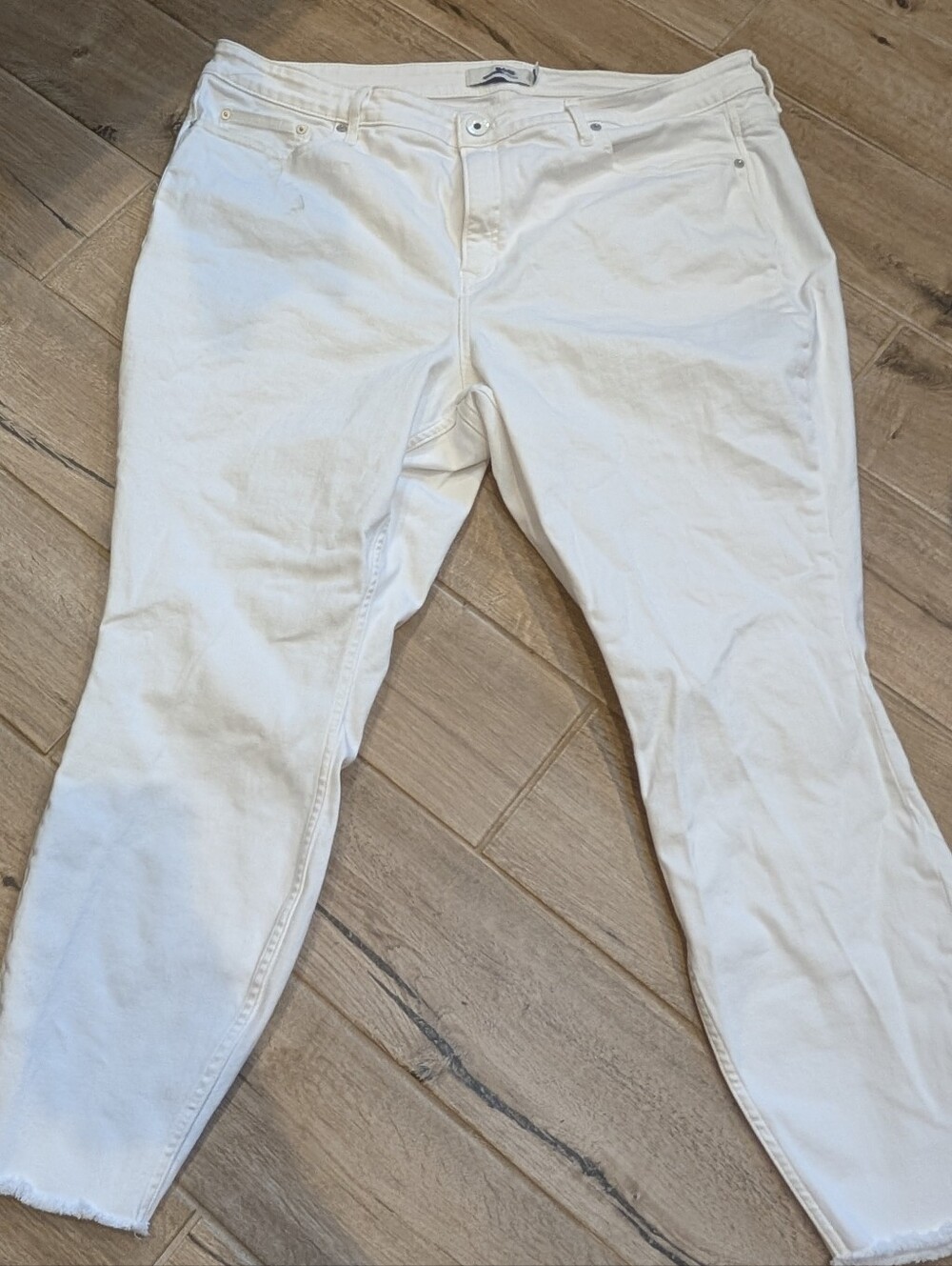 Women’s White Stretch Jeans- Vineyard Vines